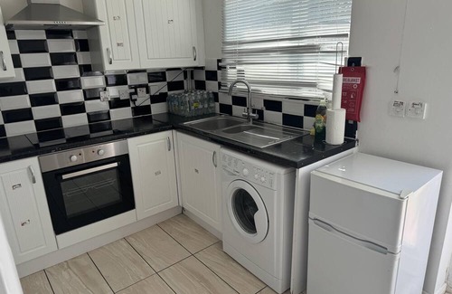 Thamesmead Apartment | Luxury London Apartment with 3 Bedrooms