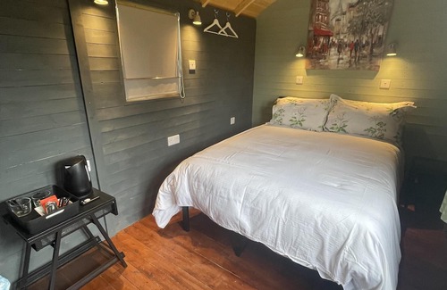 Sibford Gower Cabin | Enchanted Cabin Retreat in Sibford Gower