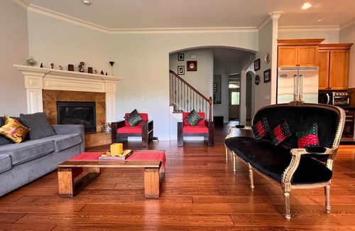 Renton Bed & Breakfast | Charming B&B with 5 Star Location & Free Parking