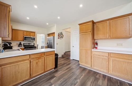 Fox Valley House | Plainfield Rental - Metcalf Ctn