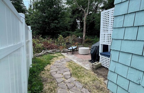 Higgins Beach Cottage | Charming 2-bedroom cottage with WiFi- short walk to Higgins Beach, Scarborough