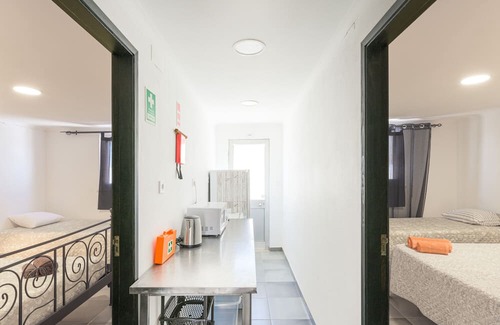 Sines House | Private Bedroom 'Quarto Triplo 2' with Private Terrace and Wi-Fi
