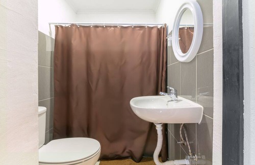 Sines House | Room 'Quarto Triplo Conforto 2' with Private Terrace and Wi-Fi