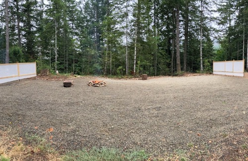 West Hills RV Rental | Marvelous campground near Rocky Brook Falls - Boulder