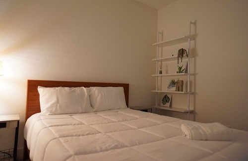 Peters House | Spacious. Close to Great Wolf. Ideal for Families!