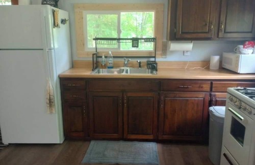 West Branch Cabin | Cozy 2-bedroom cabin in serene West Branch with AC, WiFi