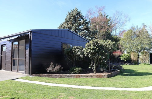 Waimate House | Private & comfortable guest space