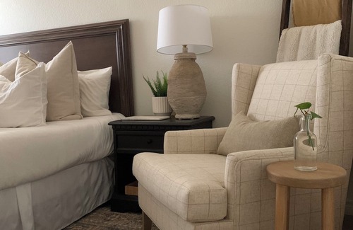 Norco House | Private 2-bedroom guest house with AC, fitness area, WiFi in lovely Norco