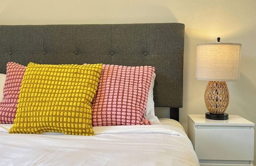 Wolli Creek Apartment | Stylish 2B Retreat Near Airport