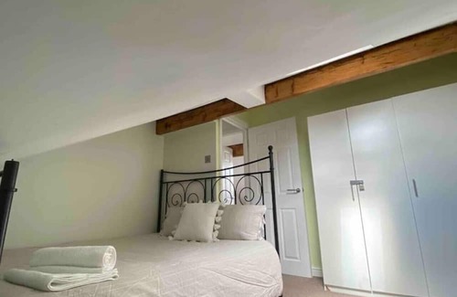 Offerton Apartment | Contemporary Duplex: Private Patio, Secure Parking
