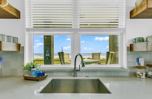 Port Bolivar House | Seaside Nest - Unobstructed Beach and Bay Views