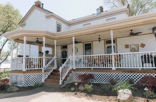 Medford House | This boutique hotel is a 1 bedroom(s), 1 bathrooms, located in Central Point, OR.
