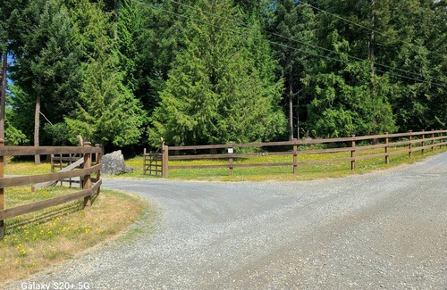 Regional District of Nanaimo RV Rental | Windrush Country Estate nRV Site 1 nNo services - self contained