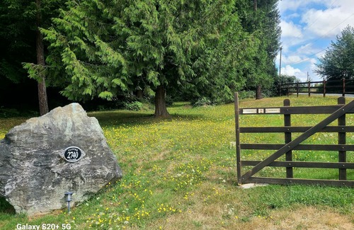 Regional District of Nanaimo RV Rental | Windrush Country Estate nRV Site 1 nNo services - self contained
