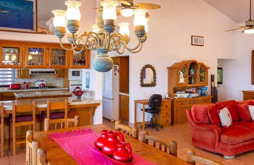 Buenavista House | Beachfront 2 BR Home w/pool