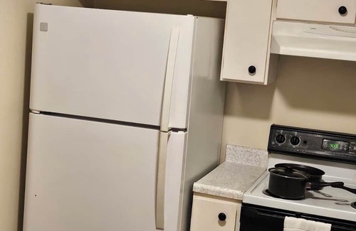 Southeast Colorado Springs Condo | Home Away From Home , Cozy condo with AC and WiFi in lovely Colorado Springs,