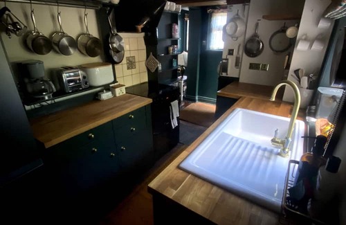 Lewes Cottage | Stylish, cozy centrally located historical cottage in Lewes
