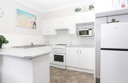 Hawks Nest House | Opposite Bennetts Beach