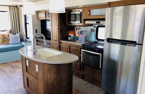 Allentown House | Couples Cottage Camper