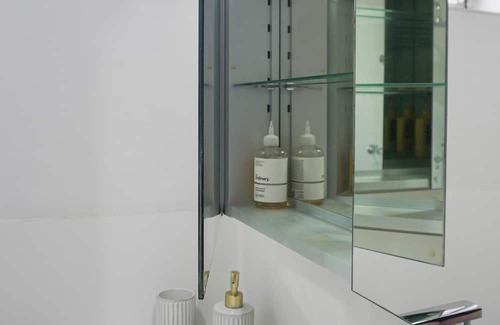 Wembley Apartment | Relax & Explore Wembley Haven-Close to Everything
