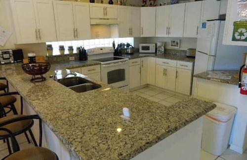 Sunset Lakes Villa | AVH2909SVC 4 bed 3.5 bath, 2 masters and lake view