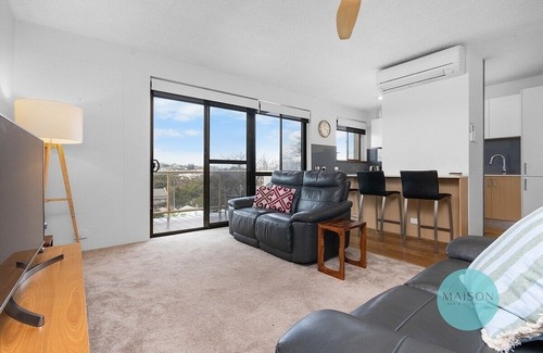 Cooks Hill Apartment | Central Cooks Hill Apartment