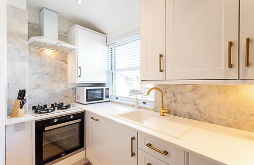 South Richmond Apartment | Stylish Apartment In Leafy Richmond