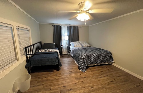 Pledger House | Budget-Friendly Privacy Home Newly Renovated