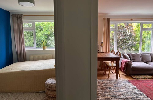 Copers Cope Apartment | Beautiful 2BR Flat in Beckenham with Garden Views