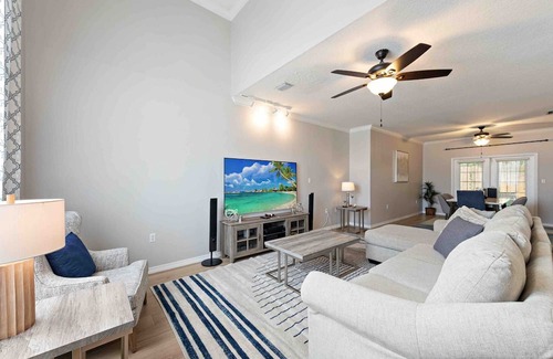 Wright House | Centrally Located Modern 3BR Ideal Family Retreat