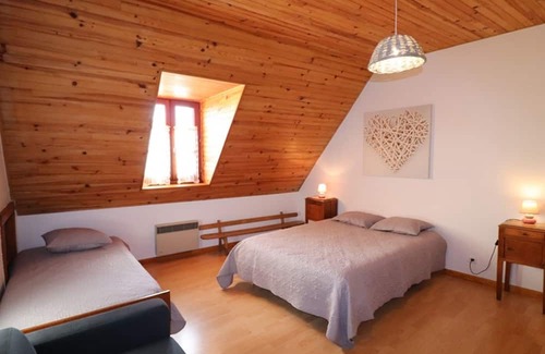 Mandailles-Saint-Julien Cottage | Gite Mandailles-Saint-Julien, 2 bedrooms, 5 persons