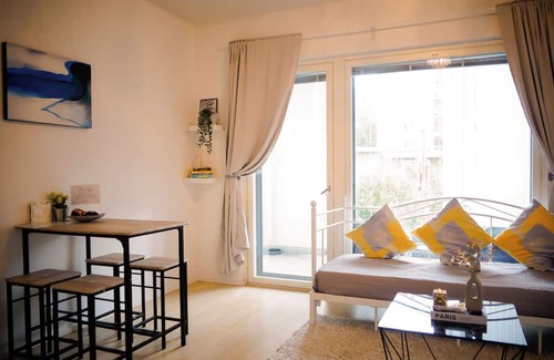 Hameenkyla Apartment | modern studio near the airport, easy to go to city center.