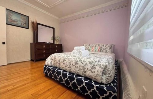 De Lorimier Apartment | Romantic 2-Bedroom Apartment near downtown