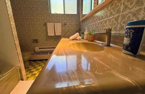 De Lorimier Apartment | Romantic 2-Bedroom Apartment near downtown
