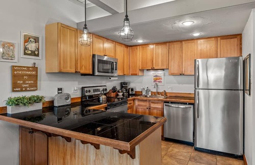 Steamboat Springs Condo | True Ski In/Out+HotTub-Pool-Gym-FreeShuttle-Wood Fireplace-Private Grill/Patio/Ski Locker-JustListed