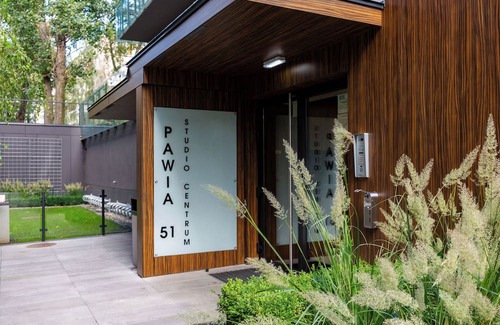Muranow Apartment | Pawia Studio Warsaw by Renters