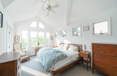 Green Creek House | Stunning View, Villa on the Beach