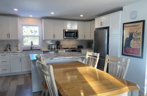 Gaspereaux House | Large private home with deck - 5 min from the beach!