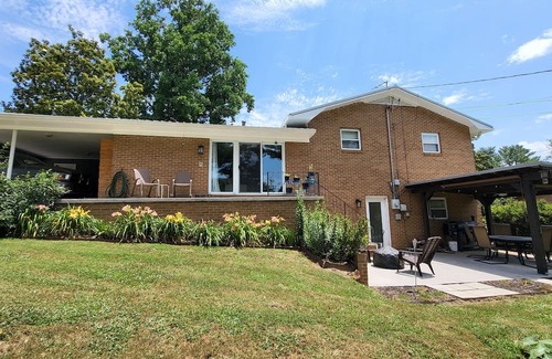 Maryville House | Family Home in Maryville