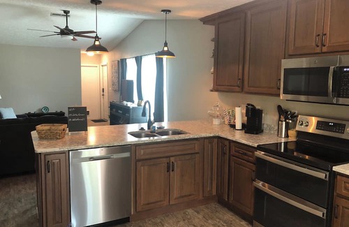 Sun 'N Lake House | Charming and updated 2-bedroom house in the serene Sun n Lakes area of Sebring