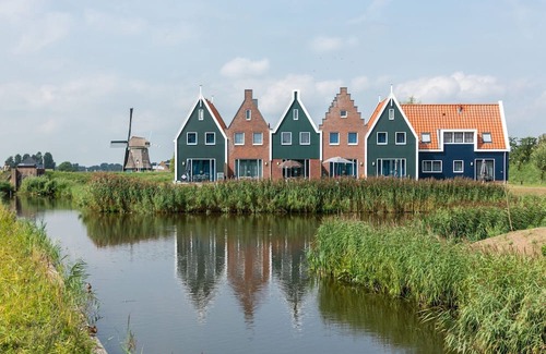 Volendam Apartment | Nice Hotel Room Only 1 km From Volendam Centre