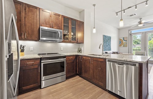 Northeast Dallas Apartment | Cozy 1-bedroom apartment with WIFI, pool, and fitness center in Dallas
