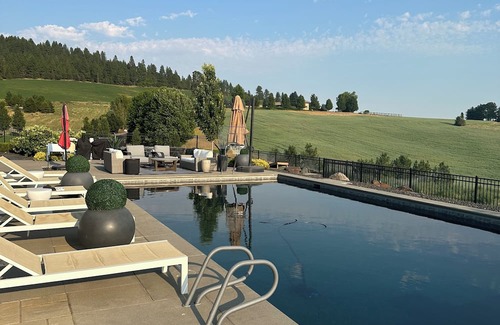 Mica House | Lovely Family Fun Home in Spokane with POOL, HOT TUB, Full Sport Court, Sauna