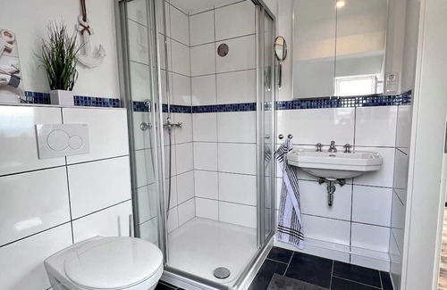 Rodder Apartment | Ideal für Motorsport, Nahe dem Nürburgring. Ruhig Gelegen,für Wanderer und Biker