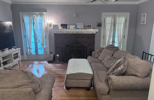 Greenwich House | Track/Summer Rental by Saratoga