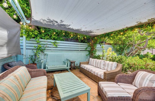 Sunset Park House | Vibrant Home w/ Patio - Near Santa Monica Pier!