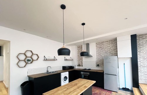 19th Arrondissement Apartment | Urban Flat 186 - Spacious 3 Bedroom Flat in Paris