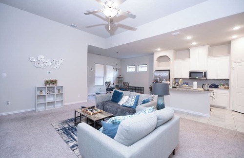 Southwest Arlington House | Master Bedroom for rent