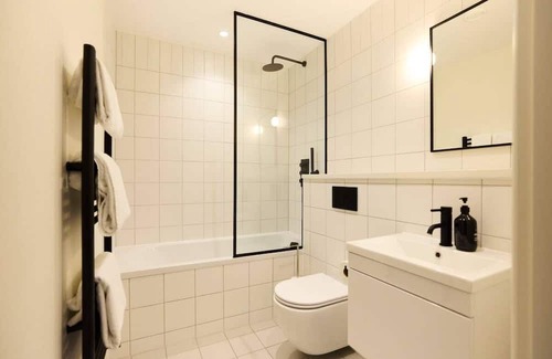 St. Dunstan's Apartment | The East London Mile Secret - Charming 1bdr Flat