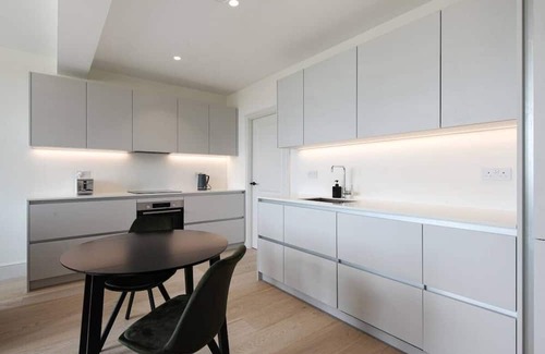 St. Dunstan's Apartment | The East London Mile Secret - Charming 1bdr Flat